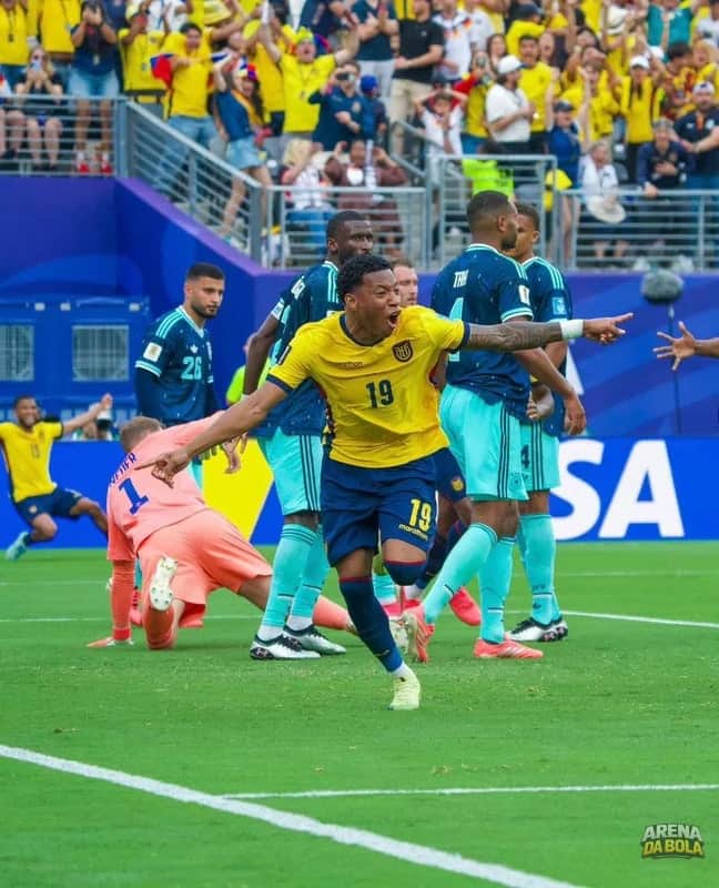 Presidente do Equador decreta feriado nacional após vitória histórica sobre a Alemanha da Copa 2026