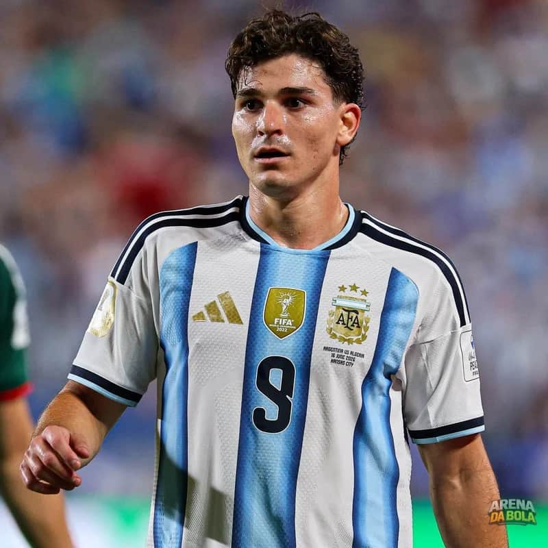 🚨 Manchester United busca Julián Álvarez e entra na disputa com gigantes da Europa