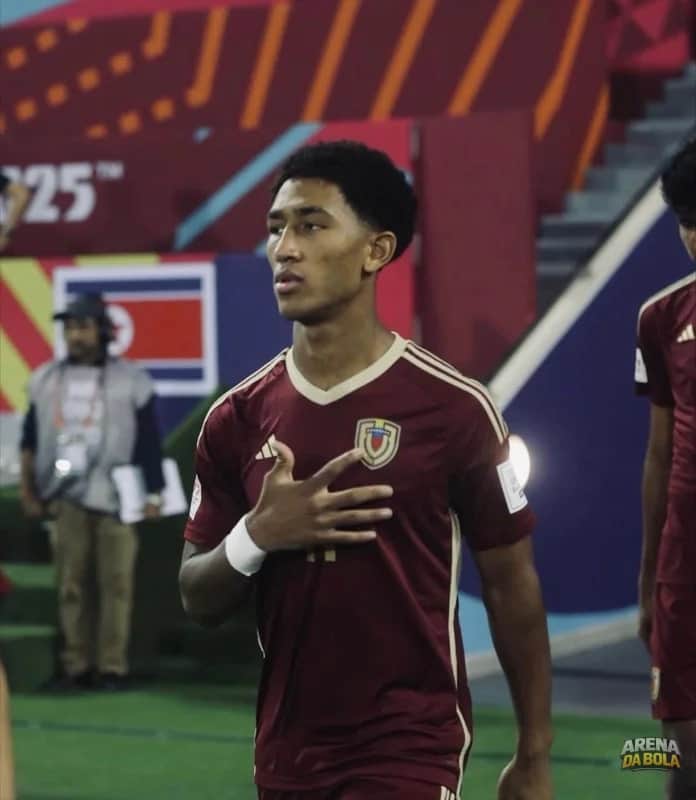 Jogador venezuelano Yimvert Berroterán morre aos 18 anos após terremoto