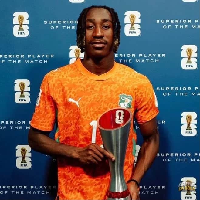 🚨 PSG acerta contrato de cinco anos com Yan Diomande