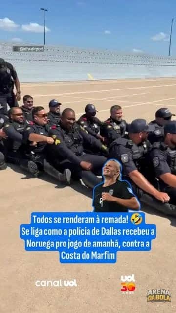 Policiais de Dallas recebem seleção da Noruega com 'remada norueguesa'