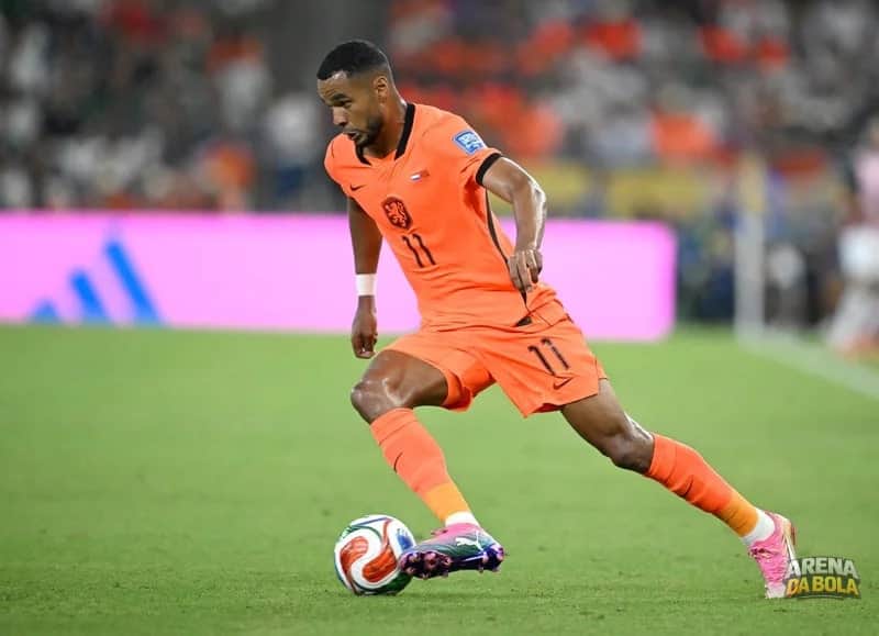 Cody Gakpo chora ao marcar gol pela Holanda após perda do filho da Copa 2026
