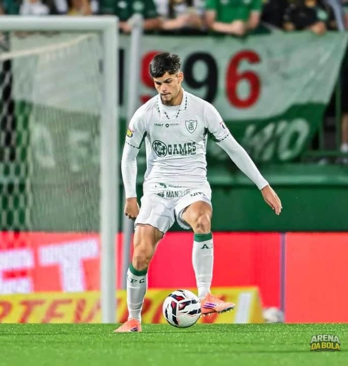 Paulinho se despede do América-MG e é o primeiro reforço do Vasco