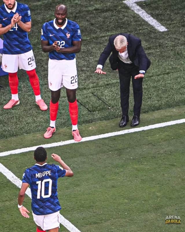 Deschamps elogia Mbappé após vitória da França