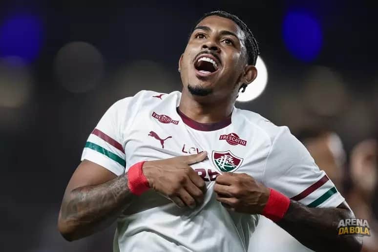 John Kennedy revela amor pelo Fluminense e clube de infância: "Vem de família"