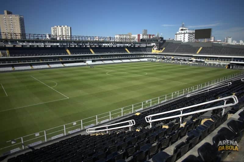 Santos avança na manutenção do gramado da Vila Belmiro durante pausa