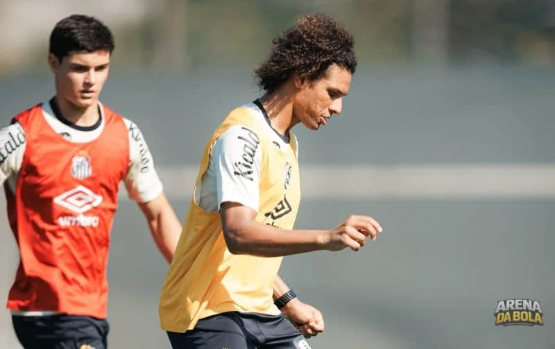 Santos avança na preparação para amistoso com retorno de Willian Arão