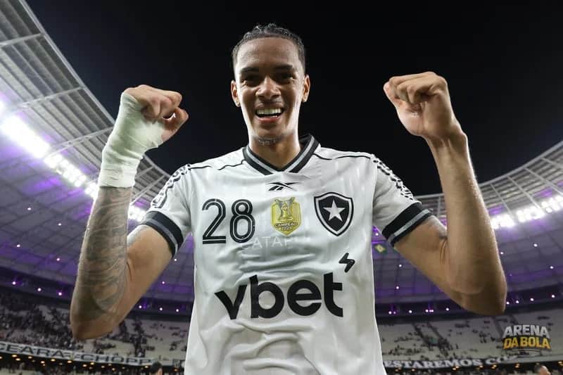 São Paulo e Botafogo avançam em troca de Ferraresi por Newton