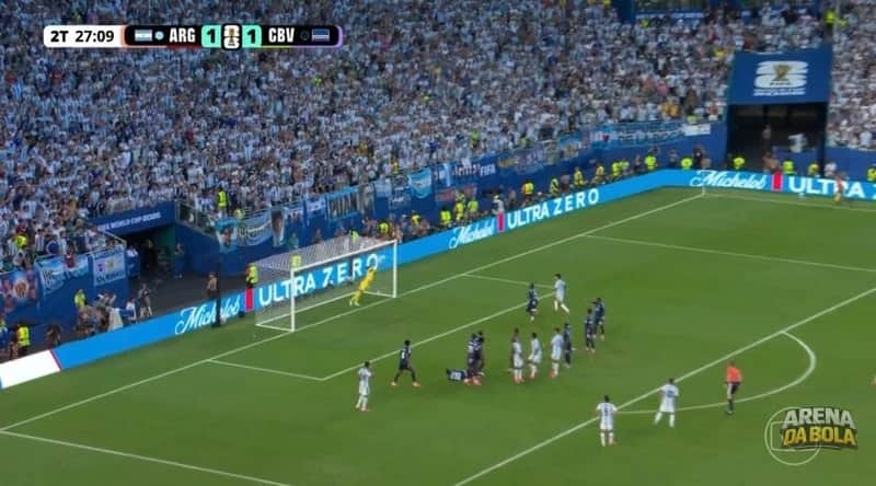 Defesa sensacional do goleiro Voza na cobrança de falta de Messi da Copa 2026