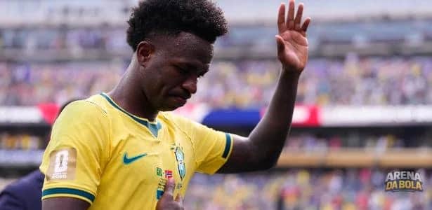 Comentaristas criticam Vinicius Júnior por não assumir pênalti na eliminação do Brasil da Copa 2026