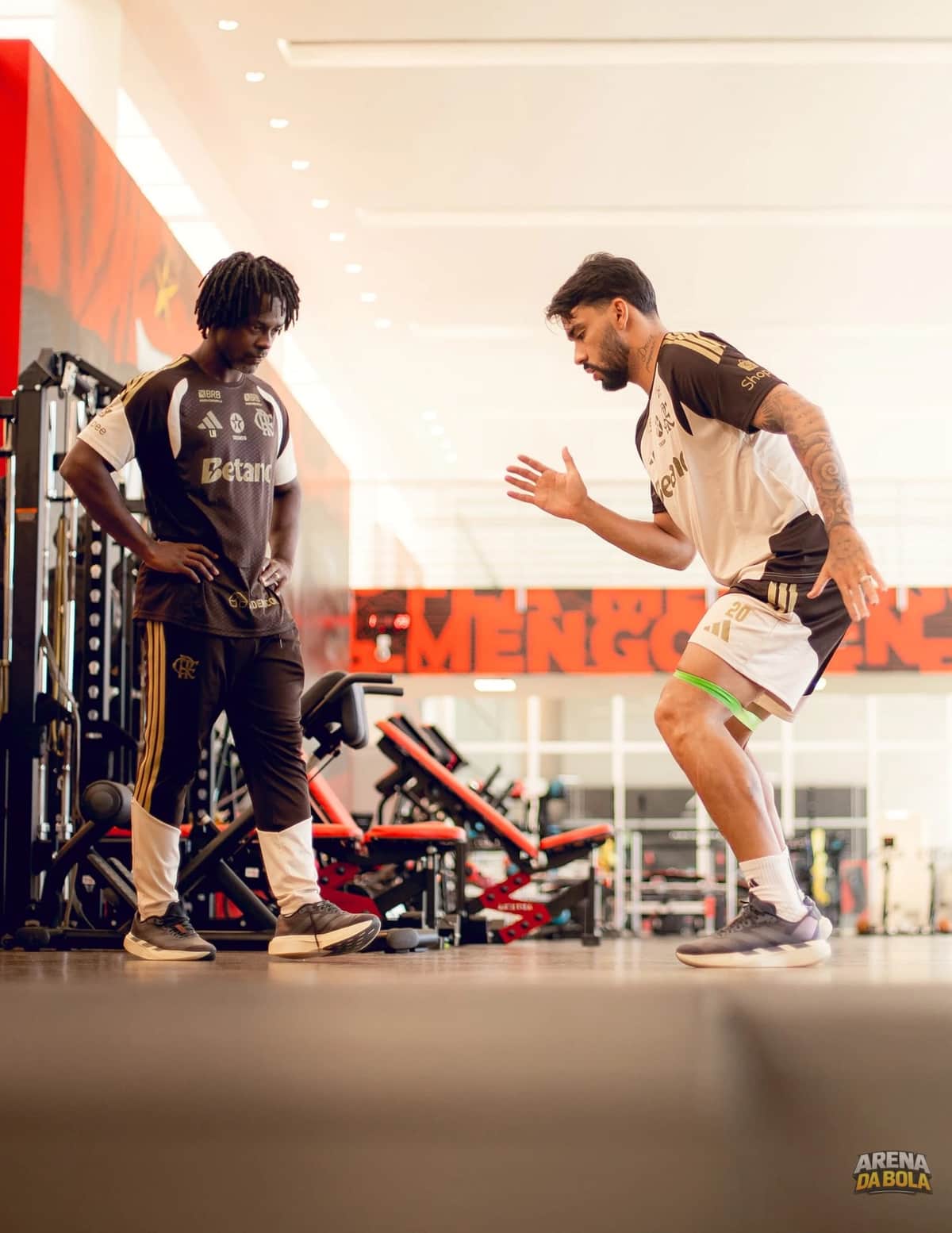 Lucas Paquetá retorna aos treinos no Ninho do Urubu