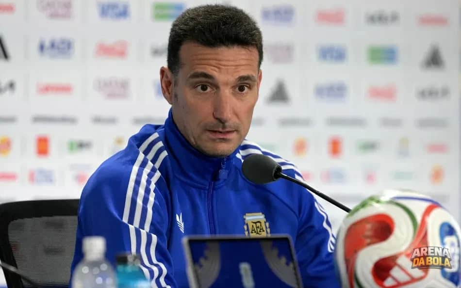 Scaloni comenta sobre alegações de favorecimento à Argentina na Copa do Mundo