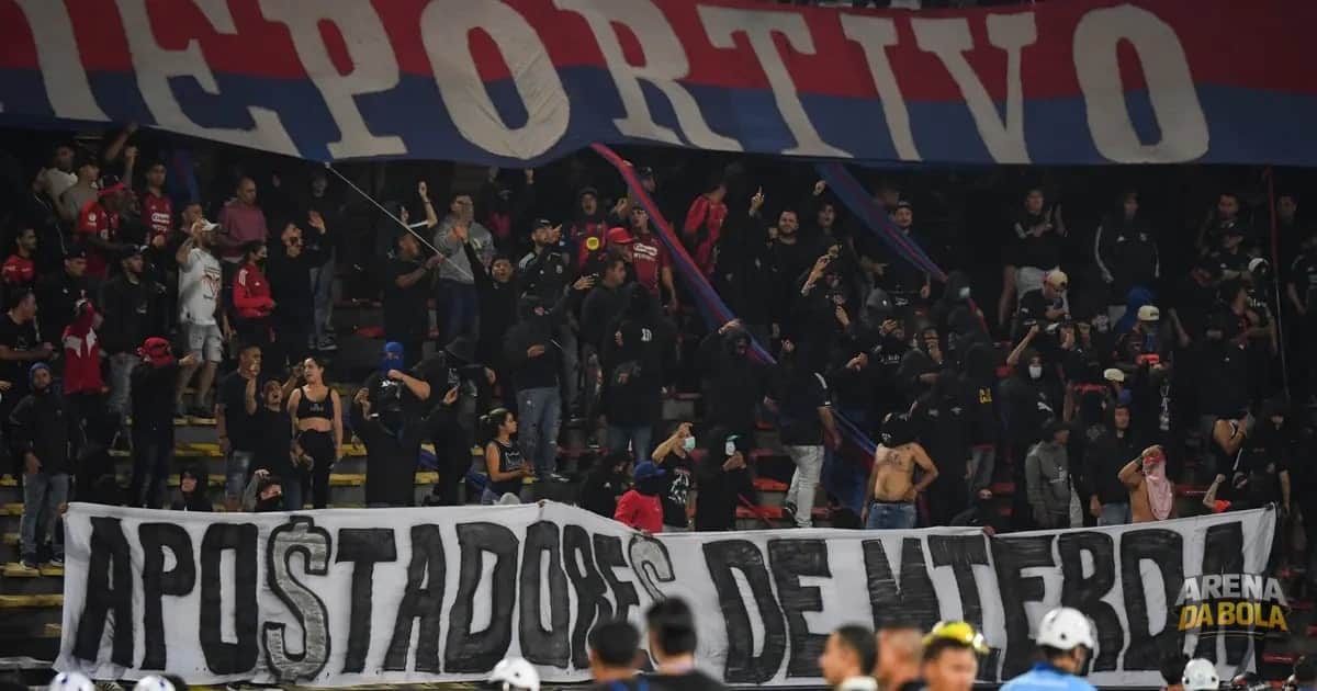 Independiente Medellín jogará sem torcida contra o Vasco na Sul-Americana; entenda a punição