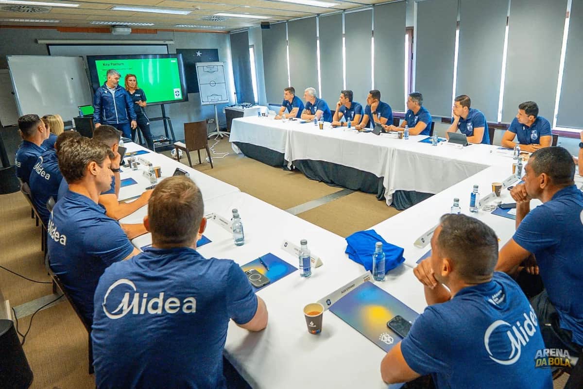 CBF se reúne com clubes para discutir novas regras de arbitragem da Copa do Mundo