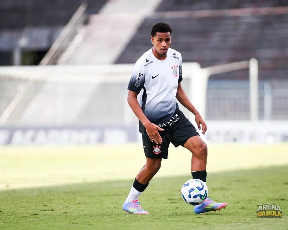 Corinthians oficializa rescisão de contrato do lateral Denner, vendido ao Chelsea