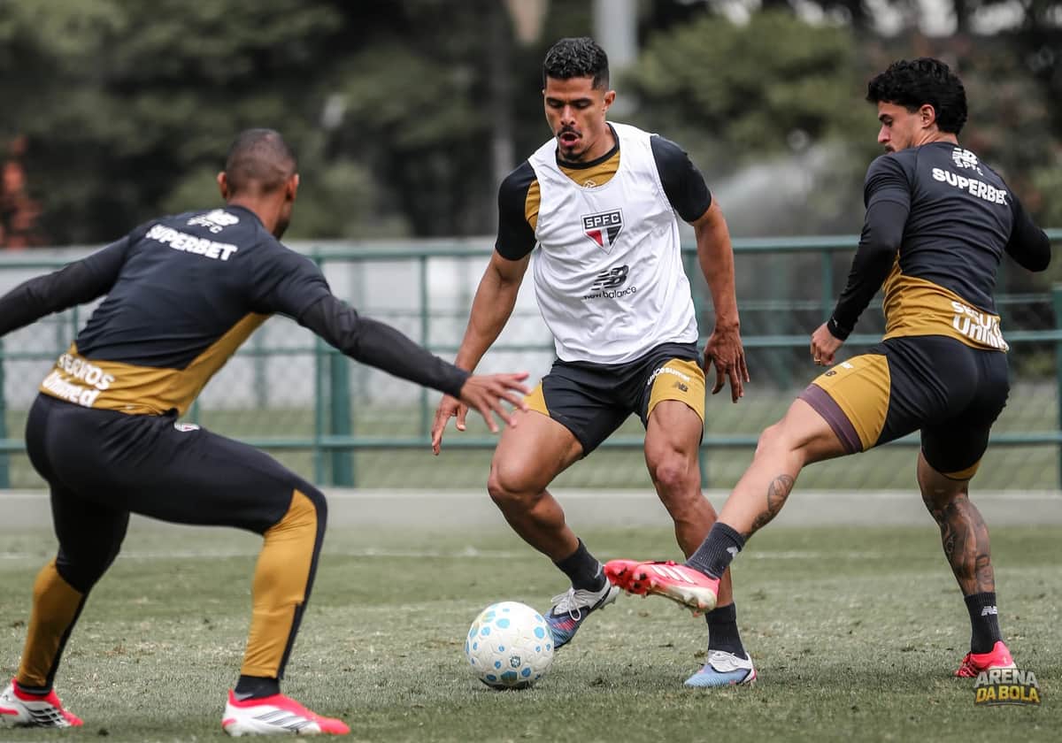 São Paulo realiza treino intenso nesta terça-feira; confira as fotos