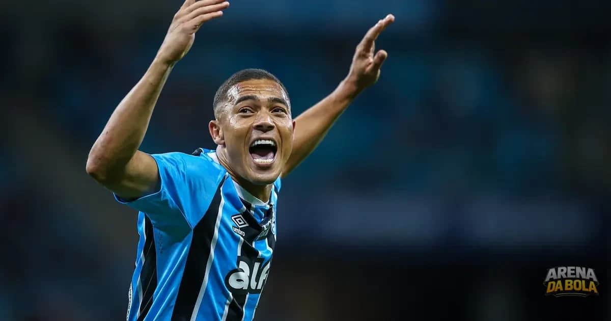 Carlos Vinícius tem futuro incerto no Grêmio e atrai interesse de clubes