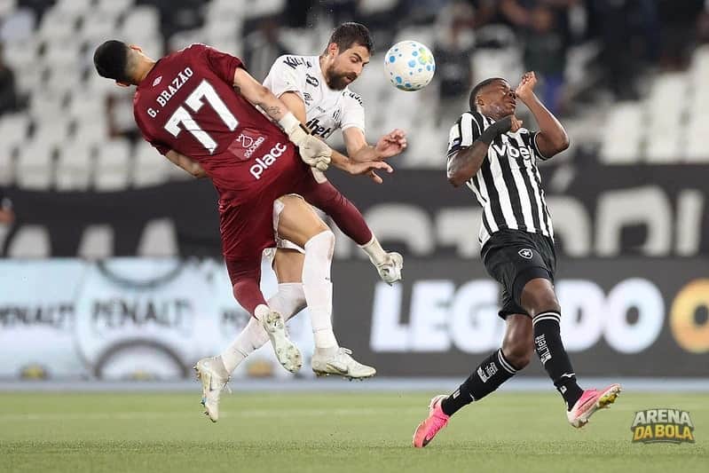 Torcedores do Santos criticam erros defensivos em derrota para o Botafogo | Brasileirão 2026