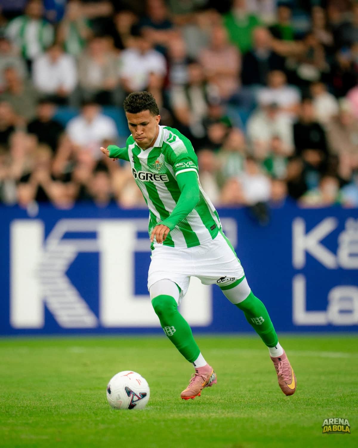 Deossa brilha em amistoso e Vasco se prepara para finalizar contratação junto ao Betis
