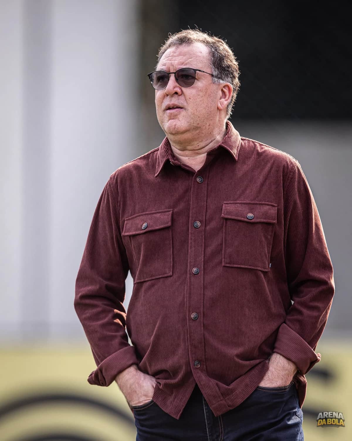 Santos enfrenta crise financeira com três meses de direitos de imagem atrasados