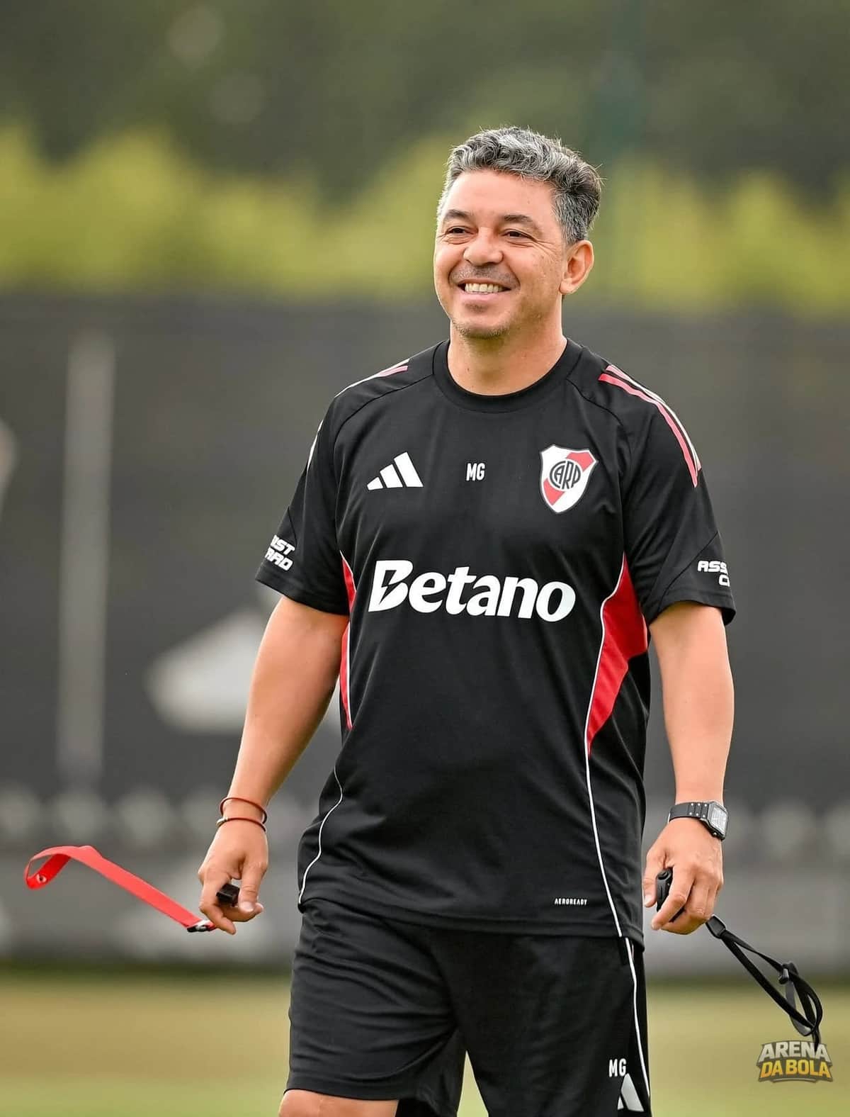 Marcelo Gallardo e Diego Simeone são cotados para assumir a Seleção Argentina