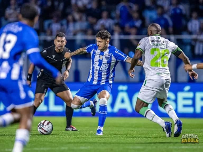 América-MG sofre virada relâmpago do Avaí e permanece na lanterna da Série