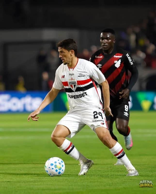 São Paulo e Athletico-PR se enfrentam em emocionante duelo pelo Campeonato Brasileiro