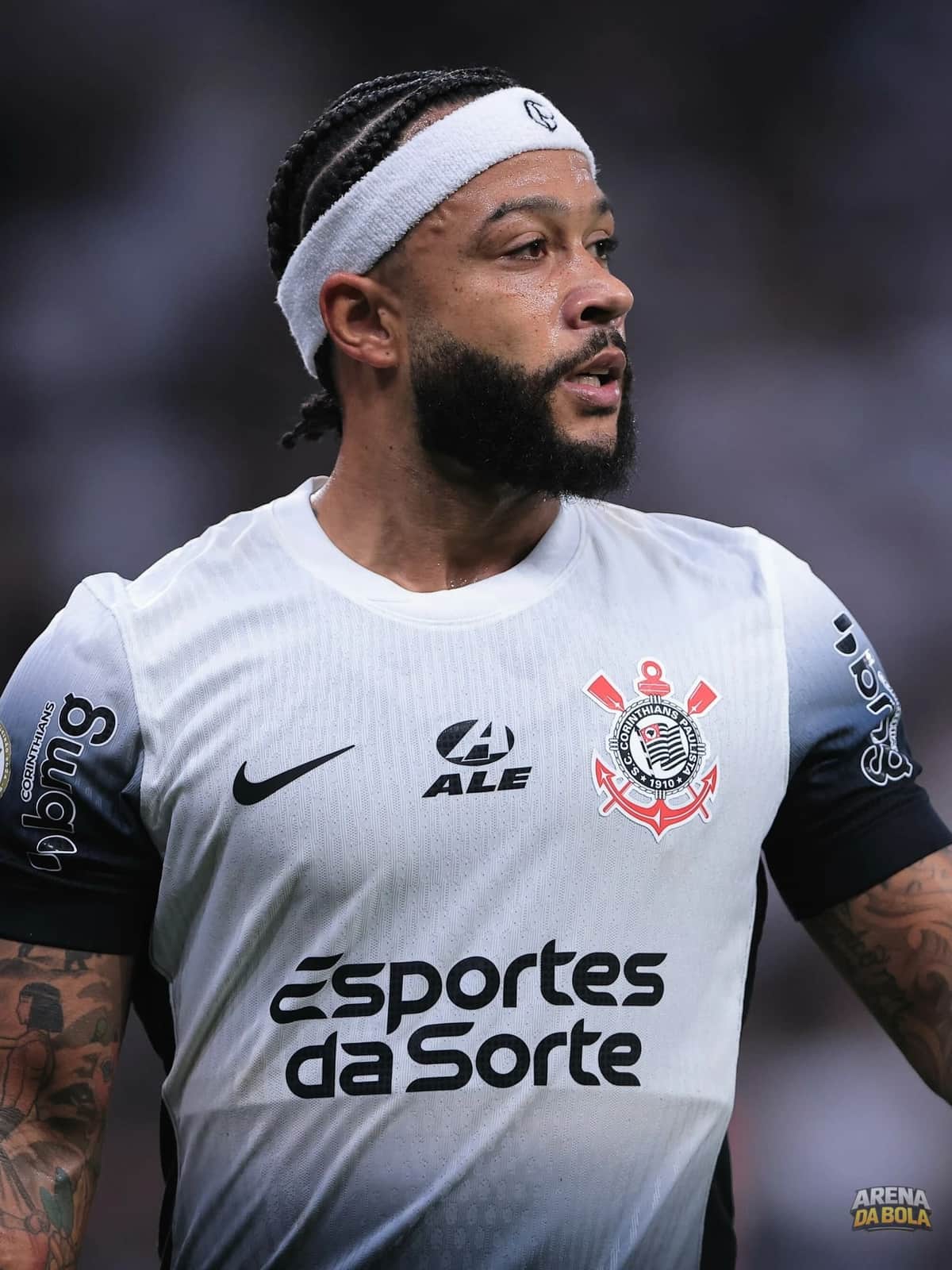 Corinthians e Memphis Depay: o que falta para a renovação do atacante