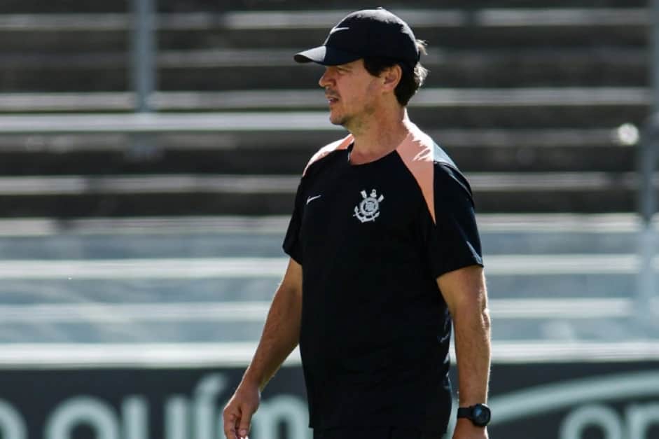 Corinthians enfrenta dúvidas na lateral esquerda antes do duelo contra o Athletico-PR | Brasileirão 2026