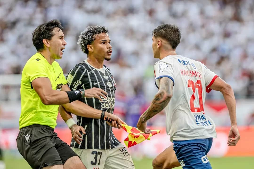 Kaio César, do Corinthians, é denunciado pelo STJD por 'ato desleal' e pode ser punido — foto 2
