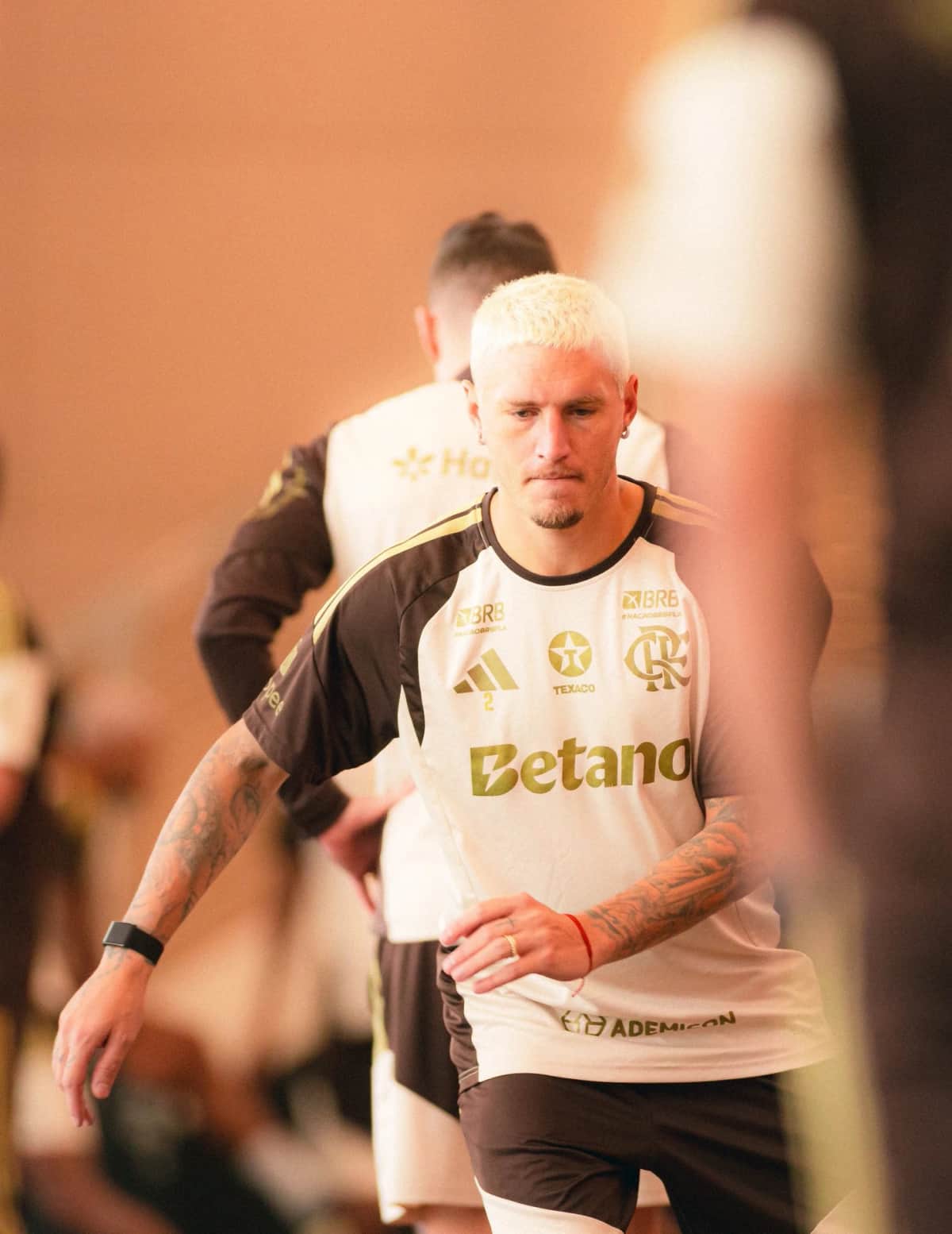 Jogadores do Flamengo retornam ao CT Ninho do Urubu após folga — foto 3