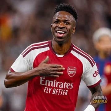 Arsenal avança e acerta termos com Vinicius Junior; negociações com Real Madrid se intensificam