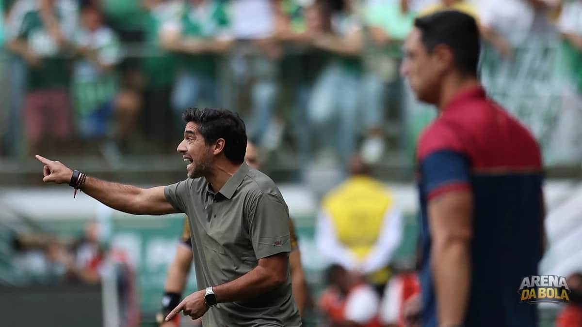Abel Ferreira explica motivo de Paulinho ficar no banco na vitória do Palmeiras sobre Fortaleza