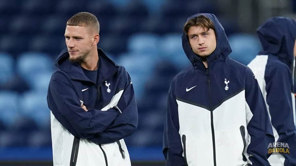 Mikey Moore, jovem do Tottenham, negocia empréstimo avançado com clube da Bundesliga