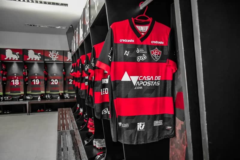 Vitória retoma marca própria de material esportivo com 'Nego'