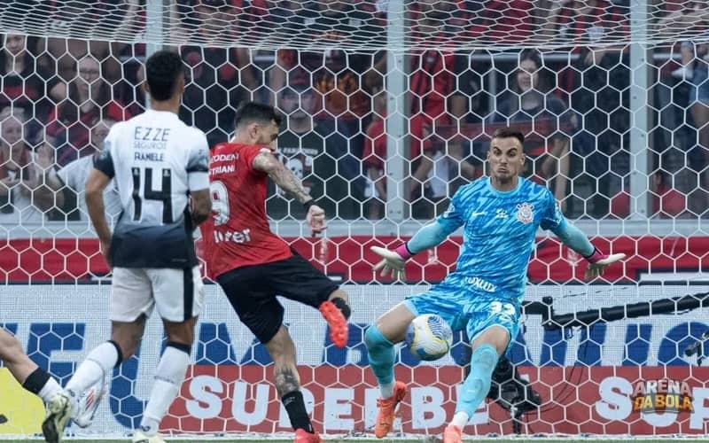 Corinthians renova empréstimo de Matheus Donelli ao Shabab Al Ahli na Copa 2026