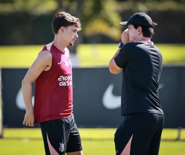 Corinthians avança na intertemporada com treinos sob Fernando Diniz