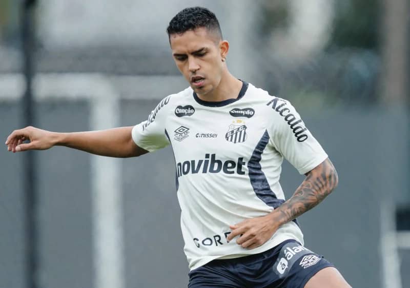 Igor Vinícius vai a campo em último treino do Santos antes de amistoto; veja provável escalação