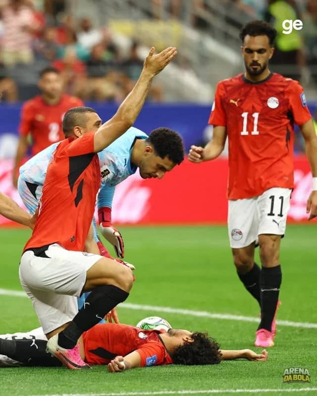 Do susto à infelicidade: zagueiro egípcio vive momento tenso em partida contra a Austrália da Copa 2026 — foto 2