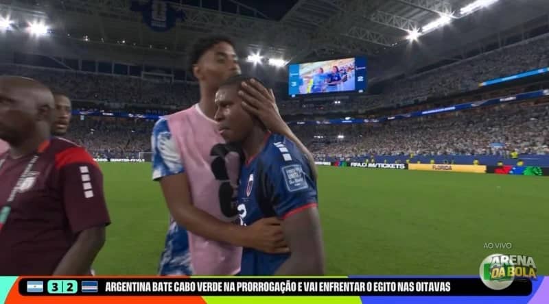 Sidny Lopes, de Cabo Verde, se emociona após eliminação para a Argentina na Copa do Mundo — foto 2