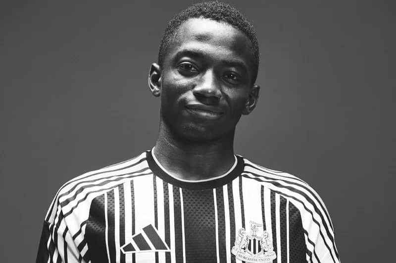 Newcastle anuncia contratação do atacante Bazoumana Touré, da Costa do Marfim