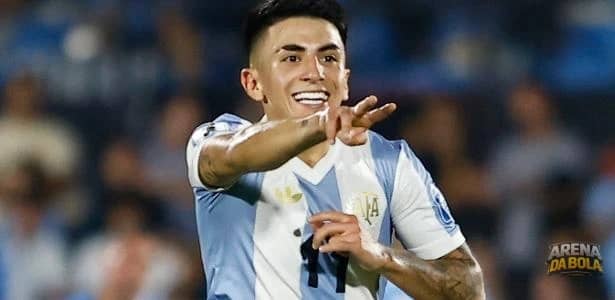 Flamengo supera River Plate e apresenta proposta milionária por Thiago Almada