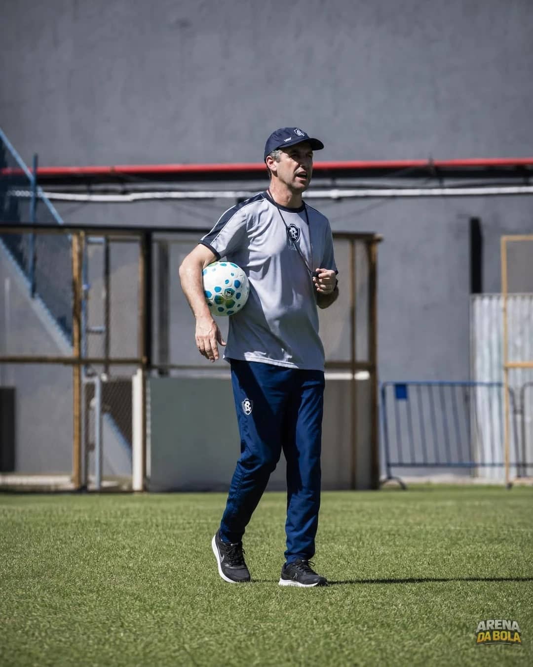 Léo Condé critica calendário após sequência intensa de jogos do Remo