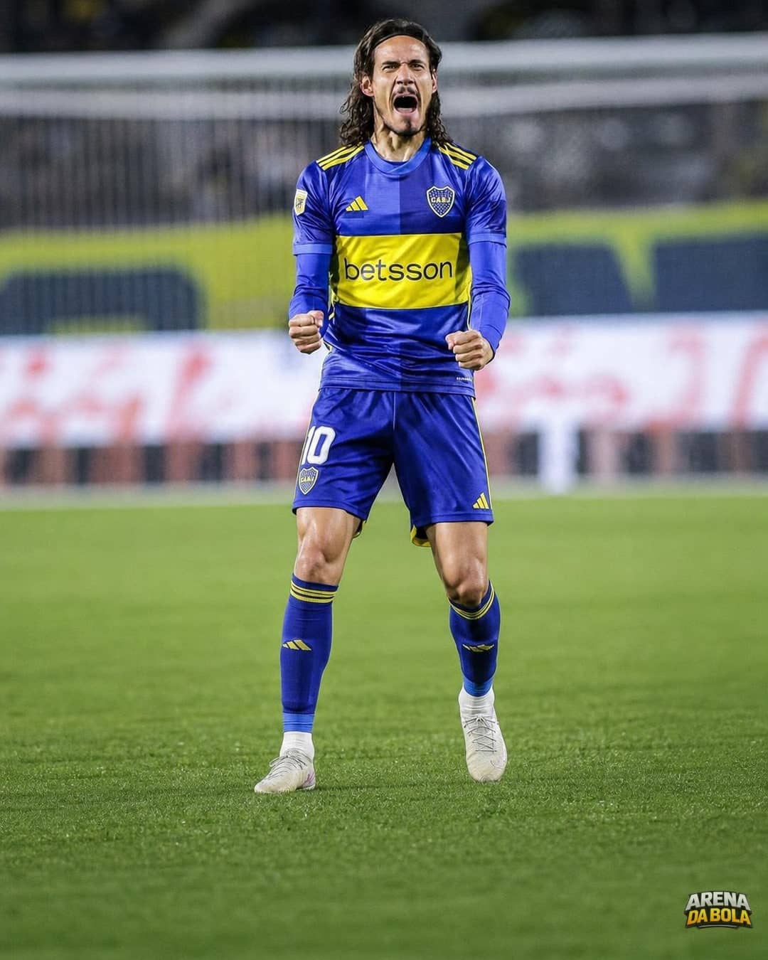 Nacional e Peñarol demonstram interesse na contratação de Cavani