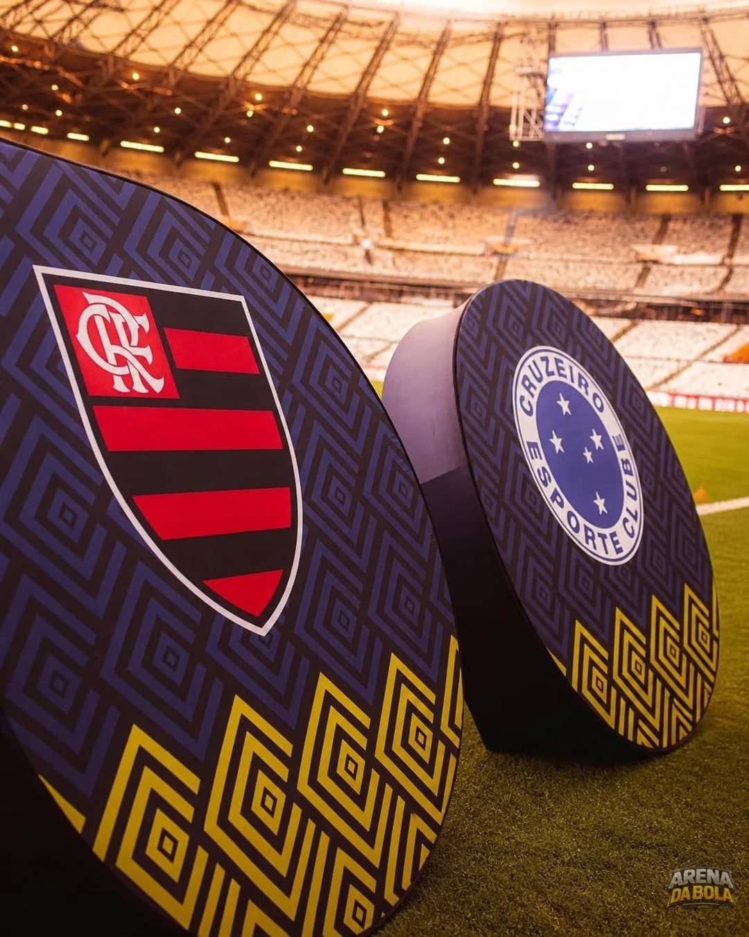 Cruzeiro e Flamengo se enfrentam em duelo decisivo no Brasileirão