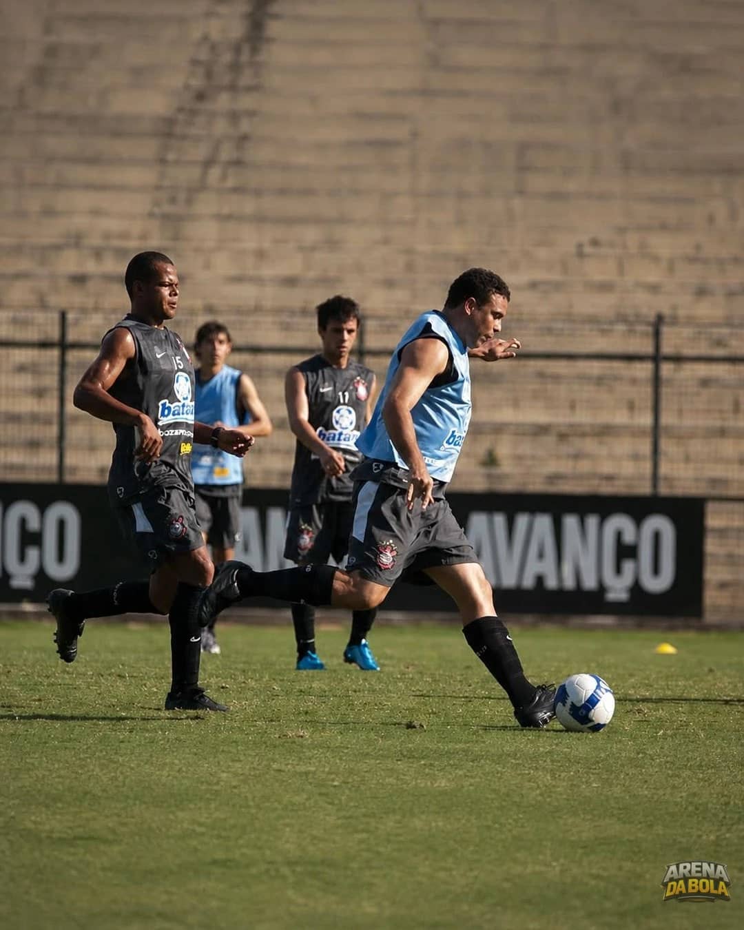 Bill relembra momentos no Corinthians e encontro com Ronaldo Fenômeno