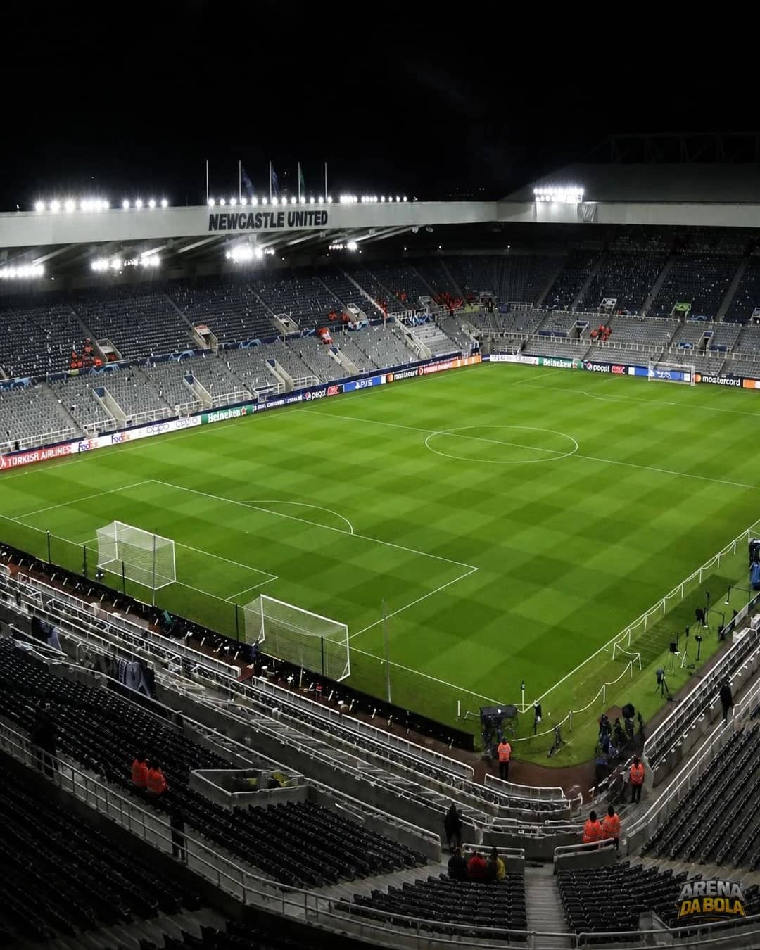 Newcastle e Liverpool se enfrentam na Premier League neste domingo