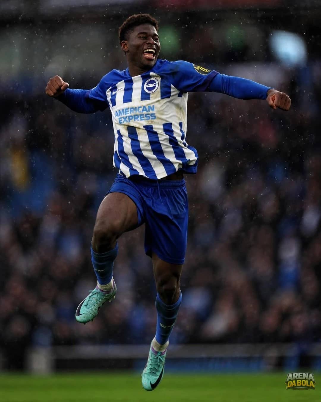 Manchester United finaliza acordo com Brighton por Carlos Baleba