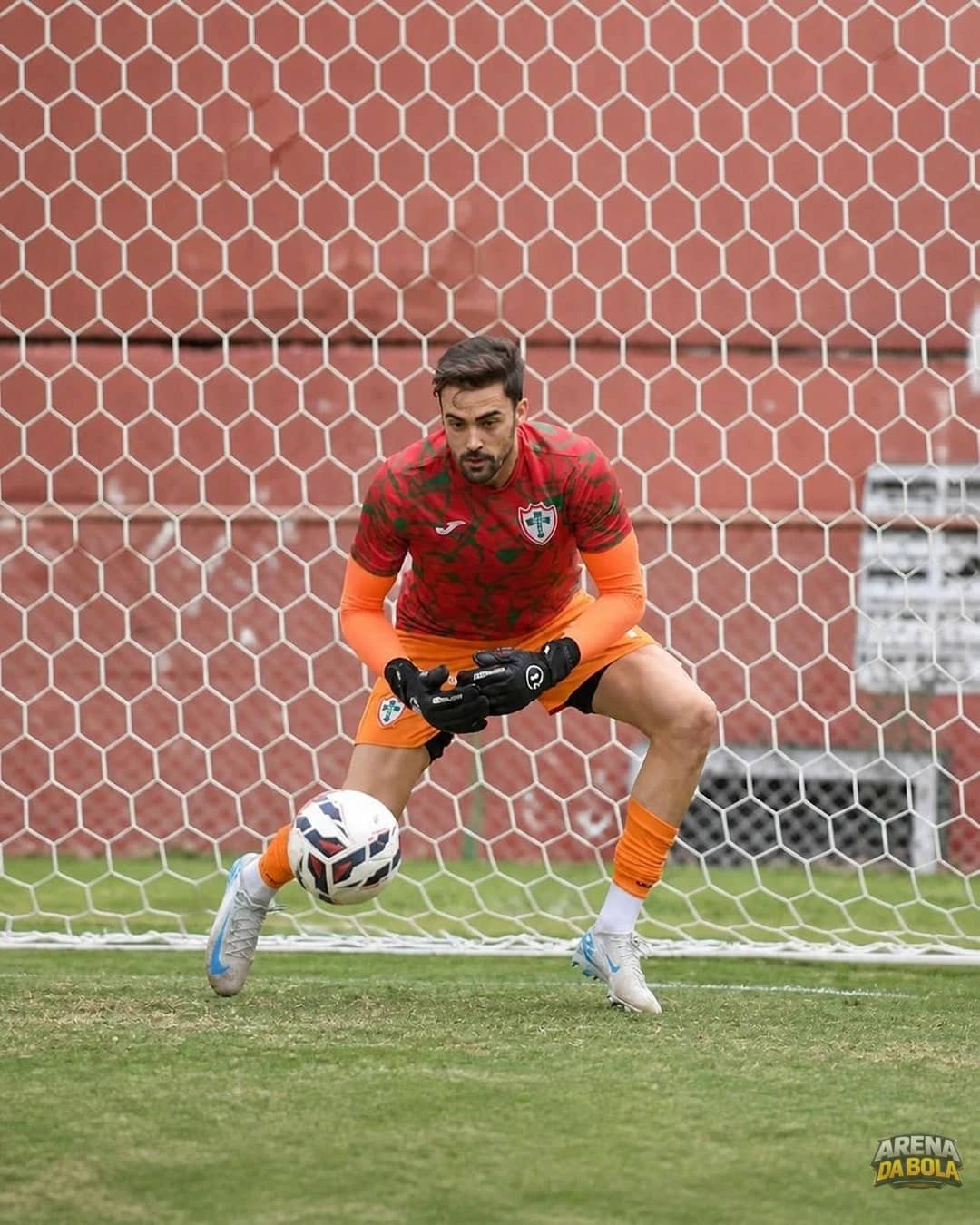 Palmeiras confirma a contratação do goleiro Bruno Bertinato