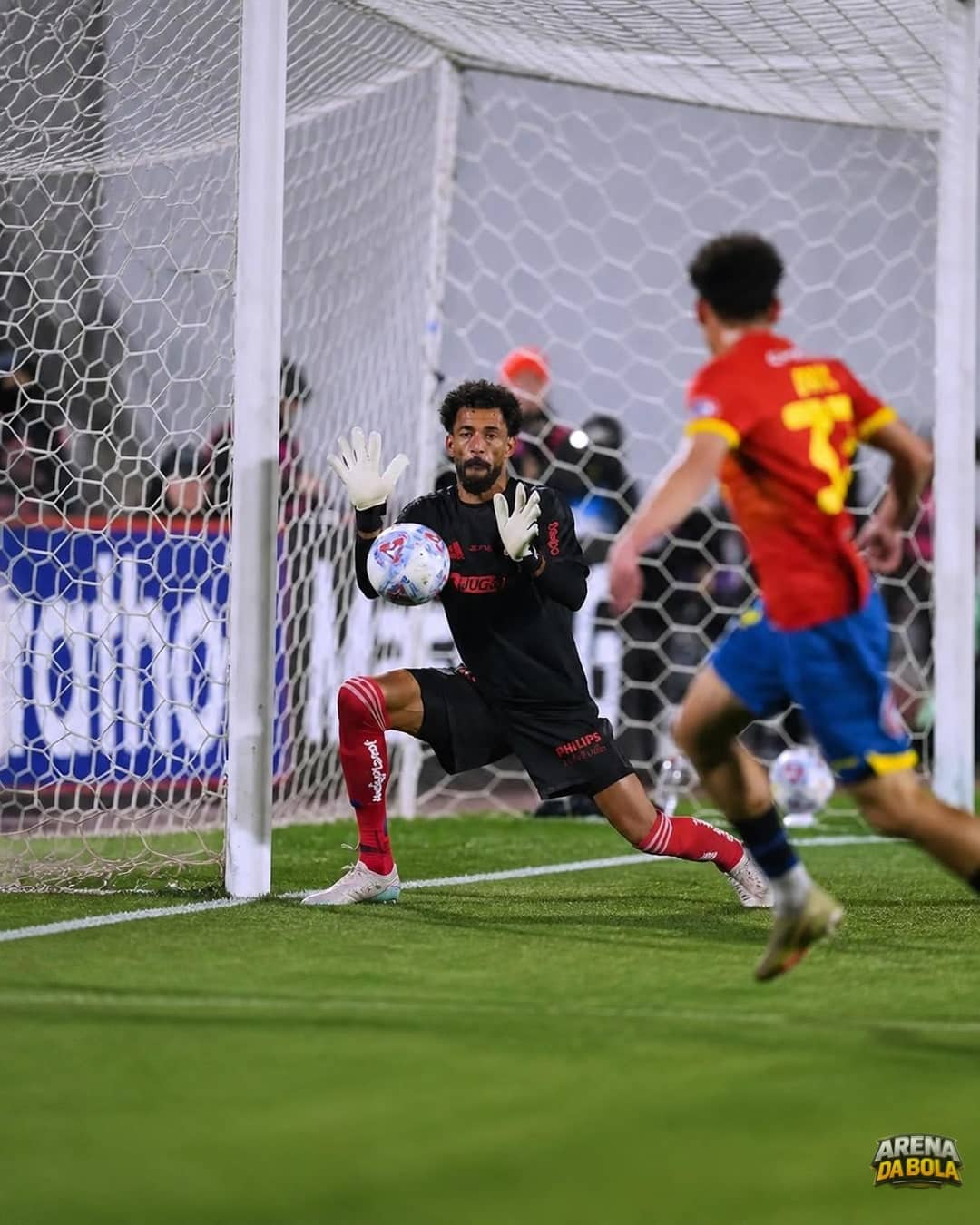 Colo-Colo vence Unión Española e avança na Copa do Chile
